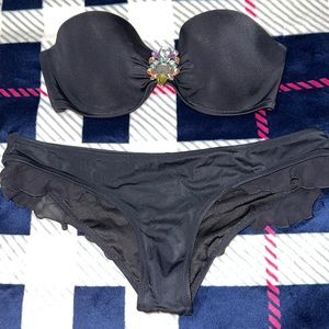 Victoria’s Secret bikini set